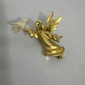 Vintage Gigi Giusti gold-tone‎ angel brooch white enamel dove Lapel Pin